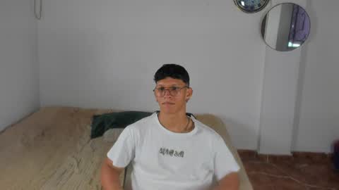 Snapshot of _justin_andrew1 chatting on 04/01/26, 07:33 justin online show from 04/01/26, 07:33