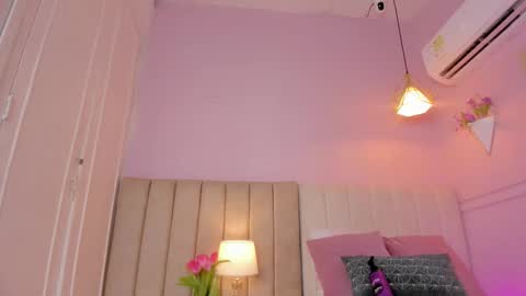 Snapshot of _karol_18 chatting on 09/15/25, 06:52 karol online show from 09/15/25, 06:52