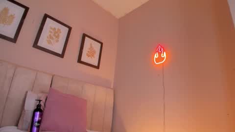 Snapshot of _karol_18 chatting on 10/14/25, 06:31 karol online show from 10/14/25, 06:31