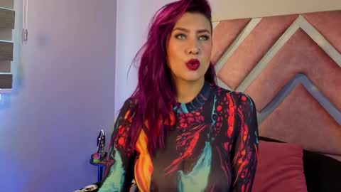 kelly online show from 11/12/25, 01:00