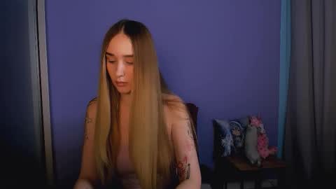 _kellykitten_ online show from 11/22/25, 10:47