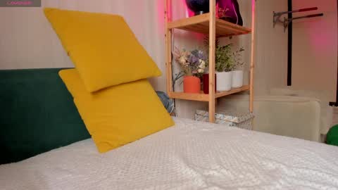 Kiara 0100 - 0700 UTC almost every day online show from 03/27/26, 06:19