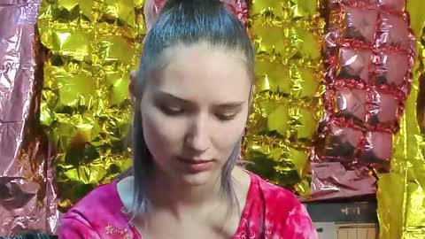 _kikiclark_ online show from 04/12/26, 08:14