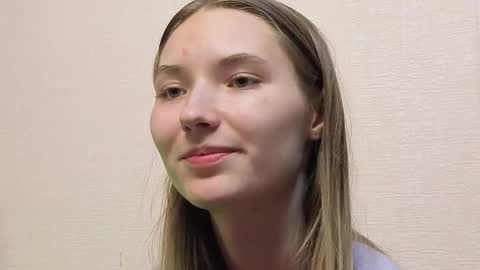 _kikiclark_ online show from 06/06/26, 01:00