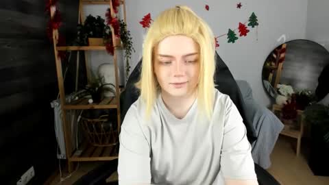 Li online show from 12/17/25, 08:15