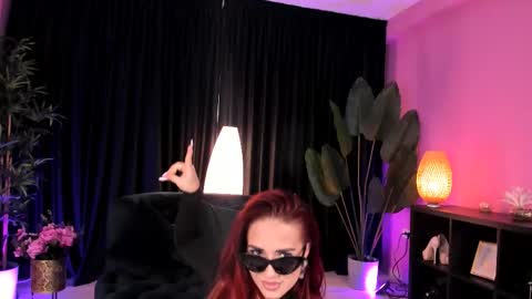 Kim online show from 09/17/25, 02:08