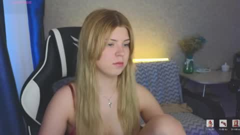 Snapshot of _kirieshka chatting on 05/25/26, 04:46 Molly Emily online show from 05/25/26, 04:46