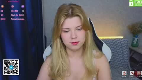 Snapshot of _kirieshka chatting on 06/15/26, 04:53 Molly Emily online show from 06/15/26, 04:53