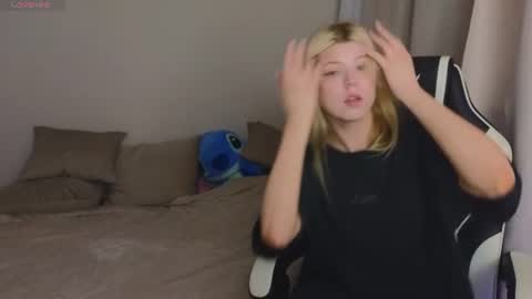 Molly   Emily online show from 07/11/26, 08:22