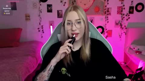 _kitekat_ online show from 10/29/25, 07:43