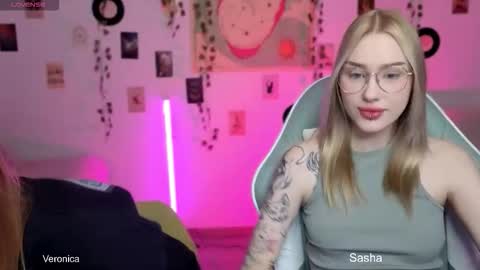 _kitekat_ online show from 11/02/25, 11:12