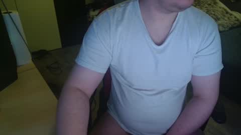 Snapshot of _kitsu_ chatting on 12/22/24, 04:17 _kitsu_ online show from 12/22/24, 04:17