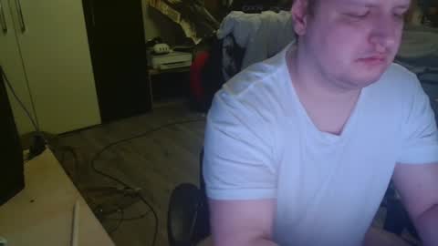 Snapshot of _kitsu_ chatting on 10/12/25, 05:28 _kitsu_ online show from 10/12/25, 05:28