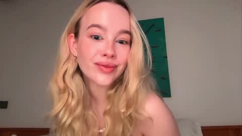 Snapshot of _kkkhaleesi_ chatting on 05/19/26, 10:38 DENI online show from 05/19/26, 10:38