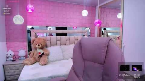 Snapshot of _laaura_ chatting on 01/14/26, 01:06 Laura online show from 01/14/26, 01:06