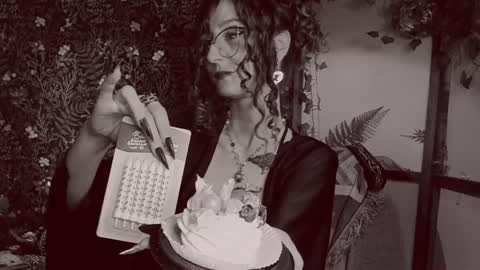 Snapshot of _lady_luna_ chatting on 12/30/24, 03:58 Lady Luna online show from 12/30/24, 03:58