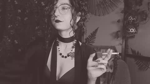 Snapshot of _lady_luna_ chatting on 02/24/25, 12:41 Lady Luna online show from 02/24/25, 12:41