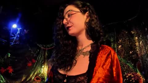 Lady Luna online show from 12/16/25, 12:15