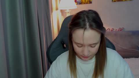 _lalune_ online show from 02/21/25, 07:54