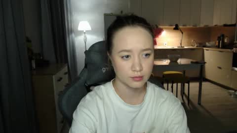 Snapshot of _lalune_ chatting on 02/17/26, 02:13 _lalune_ online show from 02/17/26, 02:13