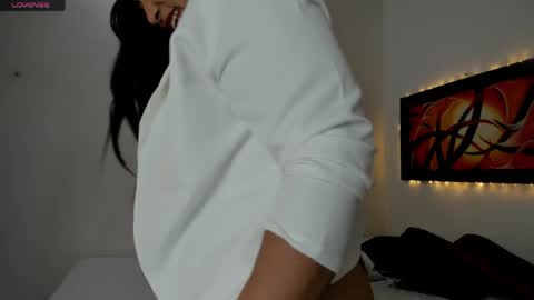 Snapshot of _lauralove_69 chatting on 05/06/26, 11:32 Lauralove online show from 05/06/26, 11:32