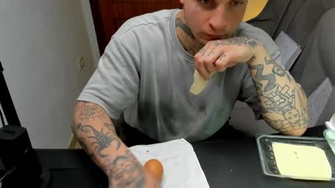 Layne online show from 05/11/26, 02:45