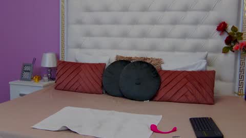 Lena Paul online show from 01/28/25, 06:49