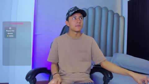 _leohot_ online show from 12/23/25, 03:15