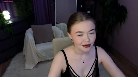 _liilcrystal_ online show from 06/07/26, 07:17
