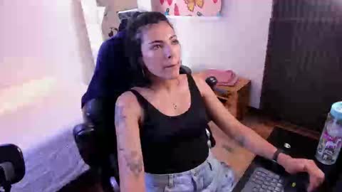 Snapshot of _lili_rose chatting on 12/15/24, 09:20 Lili online show from 12/15/24, 09:20