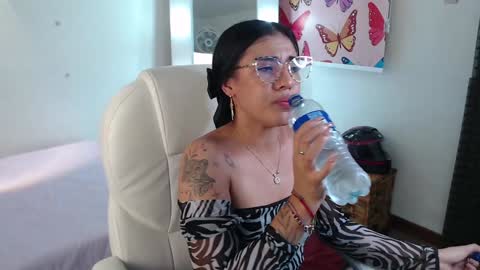 Snapshot of _lili_rose chatting on 01/19/25, 08:30 Lili online show from 01/19/25, 08:30