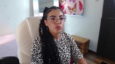 Snapshot of _lili_rose chatting on 01/20/25, 09:01 Lili online show from 01/20/25, 09:01