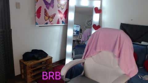 Snapshot of _lili_rose chatting on 02/27/25, 12:54 Lili online show from 02/27/25, 12:54