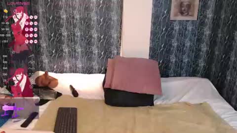Snapshot of _lilithrose chatting on 06/15/26, 08:22 Ask me online show from 06/15/26, 08:22