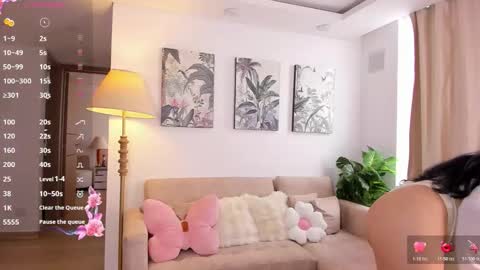 Lina. online show from 12/15/25, 07:18