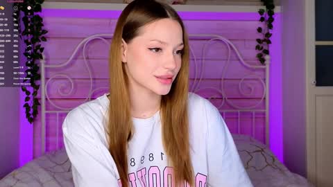 Alice online show from 01/05/25, 01:15