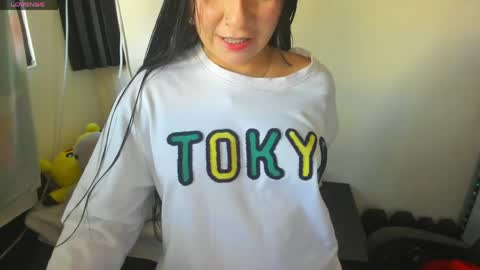 Snapshot of _litle_mily_ chatting on 05/06/26, 09:53 Mily online show from 05/06/26, 09:53