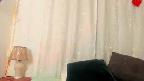 Ivy 3 online show from 02/04/25, 11:49