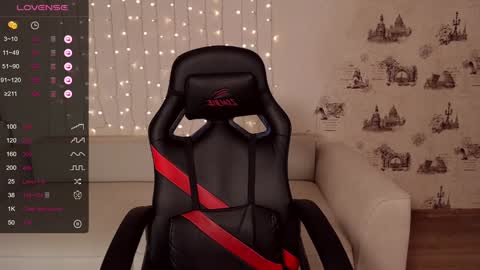  My name is lina Lush is activePrivate is Open online show from 12/16/24, 07:04