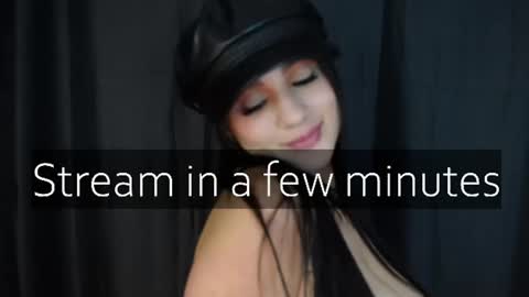 Snapshot of _littlecherryy_ chatting on 06/23/26, 06:00 Tania online show from 06/23/26, 06:00