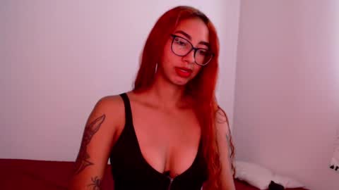 Snapshot of _loreana_ chatting on 01/28/25, 12:22 _loreana_ online show from 01/28/25, 12:22