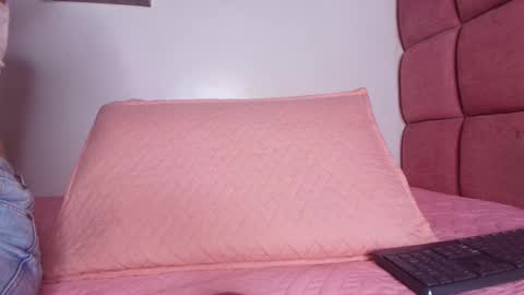 Lorrayne online show from 02/23/25, 12:05