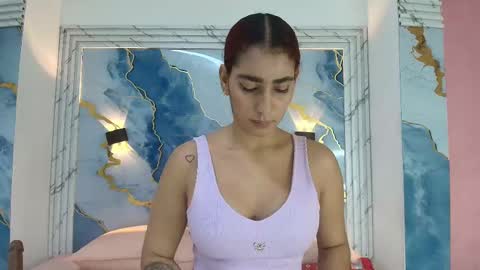 Lorrayne online show from 09/18/25, 12:07