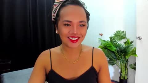 _lovelyyan69_ online show from 11/05/25, 02:22