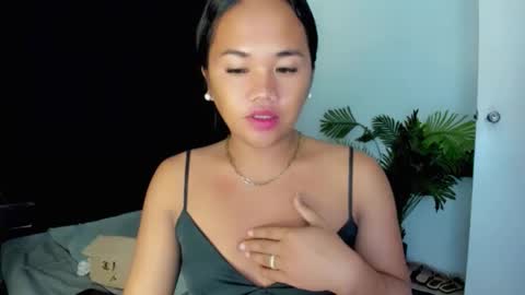 _lovelyyan69_ online show from 12/20/25, 09:49