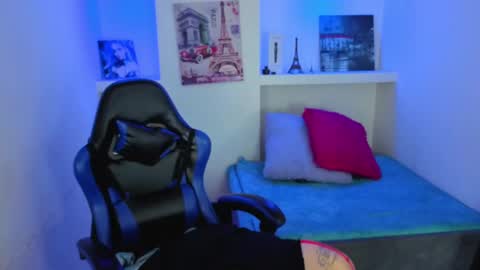 Lucia online show from 09/25/25, 08:23