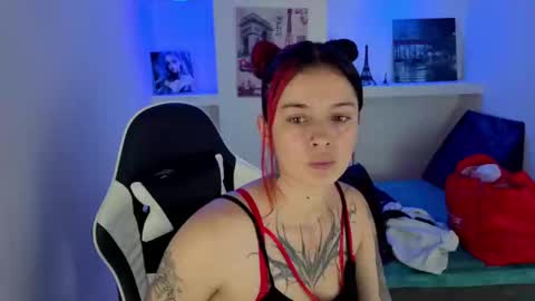 Lucia online show from 10/13/25, 07:03