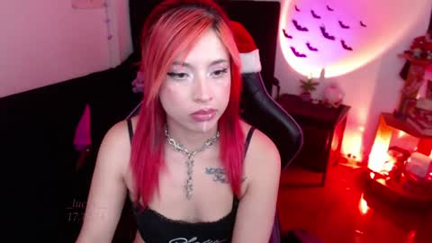 Queen.  Help me reach 100 thumbs up  online show from 12/17/24, 08:32