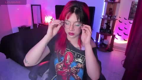 Queen.  Help me reach 100 thumbs up  online show from 04/23/26, 10:56