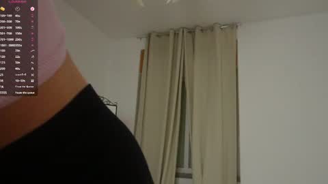Snapshot of _luminika chatting on 06/19/26, 03:27 Nika online show from 06/19/26, 03:27